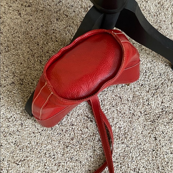 Elegant Red Leather Shoulder Bag by Perry Ellis - Picture 5 of 8